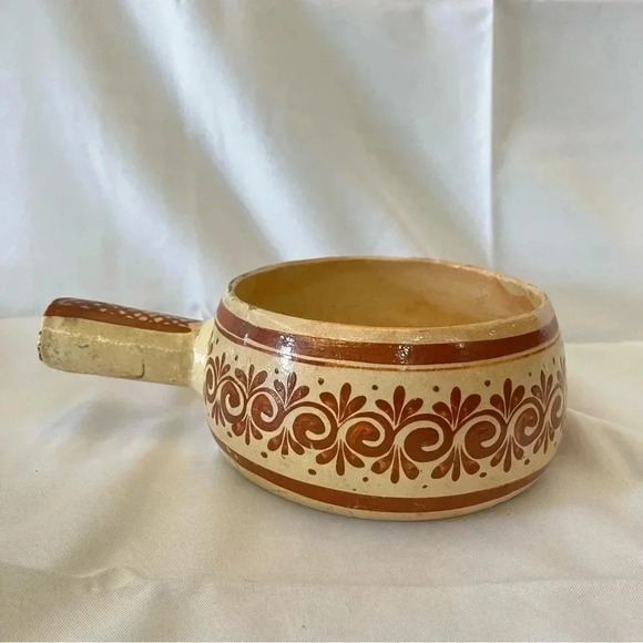 Vintage Mexican Cookware/Decor Ceramic Pottery w/ Handle - Picture 4 of 6